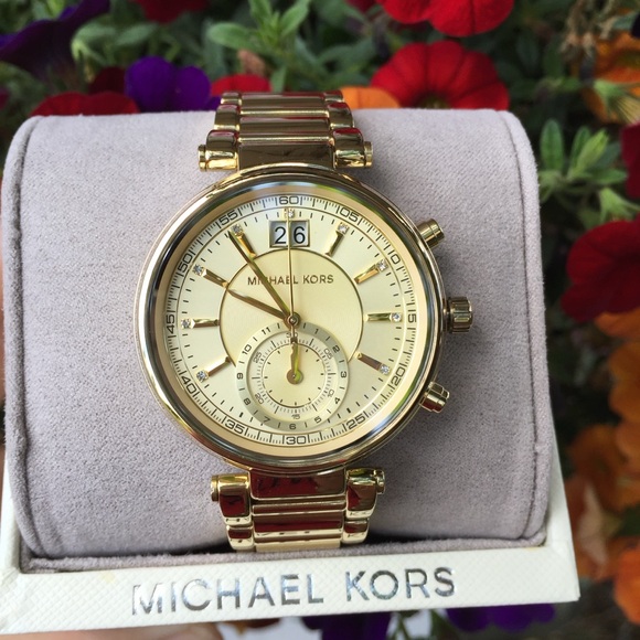 New Michael Kors Women’s Sawyer Gold Tone  Watch $275
